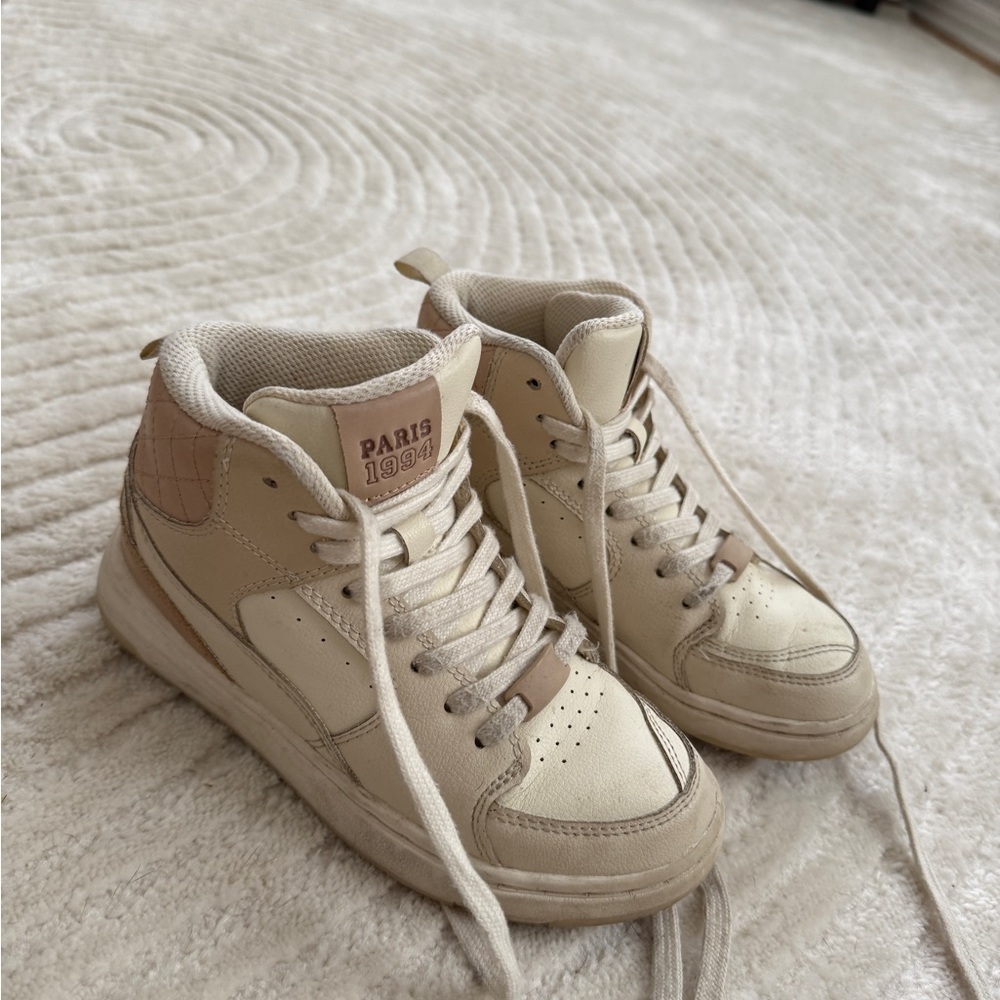 Zara Cream High-Top Sneakers for kids(Size 33)